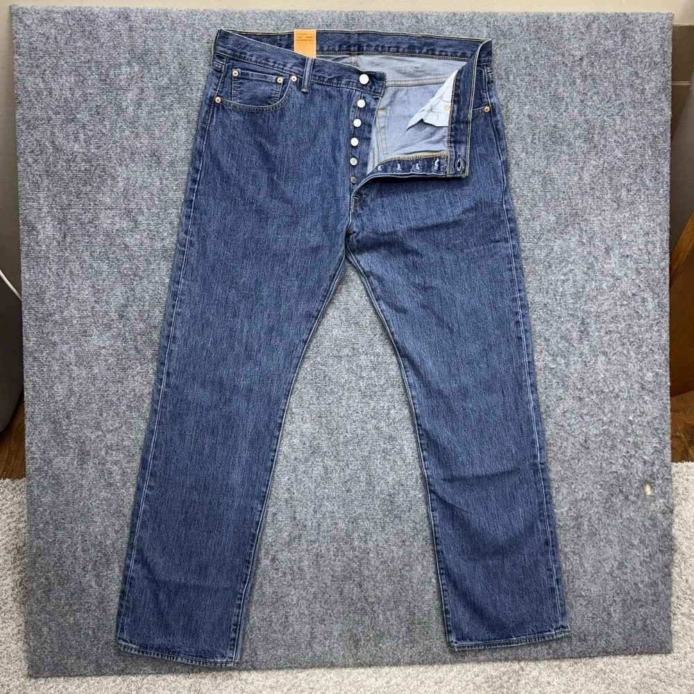 Levi's 501 straight leg button fly jeans men's size 40 40x34
